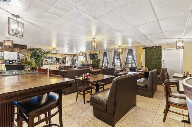 3829 Foothill Blvd, Oakland, CA 94601