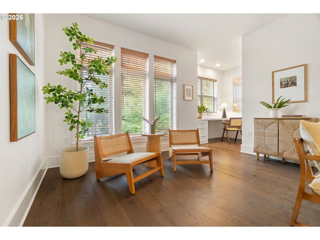 5079 W SUNSET Dr, Lake Oswego, OR 97035
