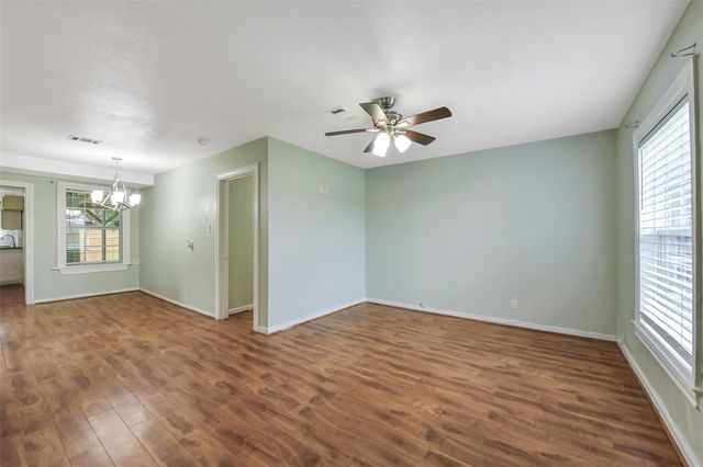 228 16th Avenue N, Texas City, TX 77590