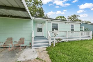 228 16th Avenue N, Texas City, TX 77590