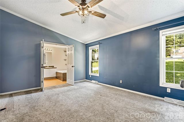 3555 Lake Bluff Drive, Sherrills Ford, NC 28673