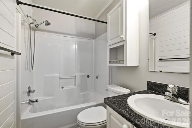 3555 Lake Bluff Drive, Sherrills Ford, NC 28673