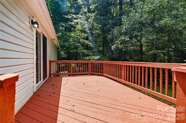 3555 Lake Bluff Drive, Sherrills Ford, NC 28673