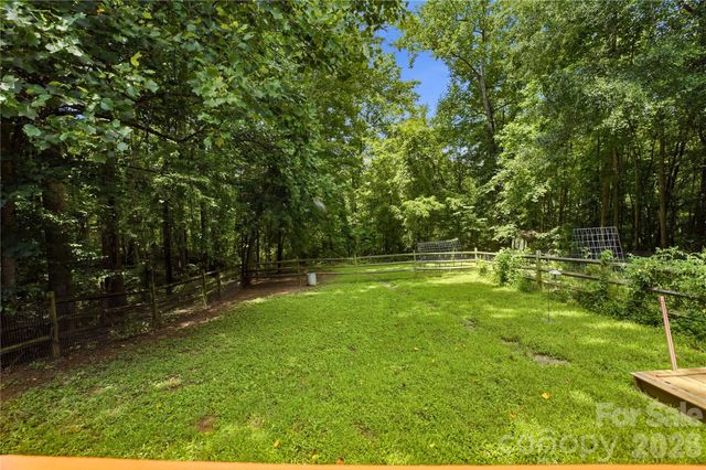 3555 Lake Bluff Drive, Sherrills Ford, NC 28673