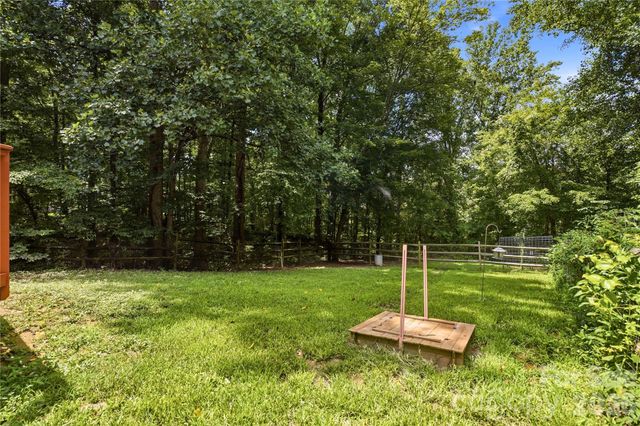 3555 Lake Bluff Drive, Sherrills Ford, NC 28673