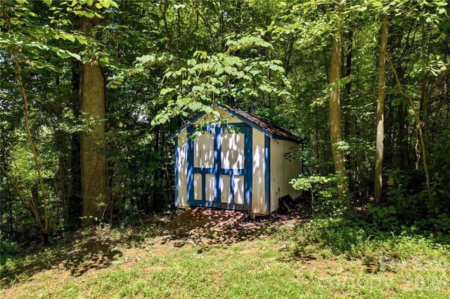 3555 Lake Bluff Drive, Sherrills Ford, NC 28673