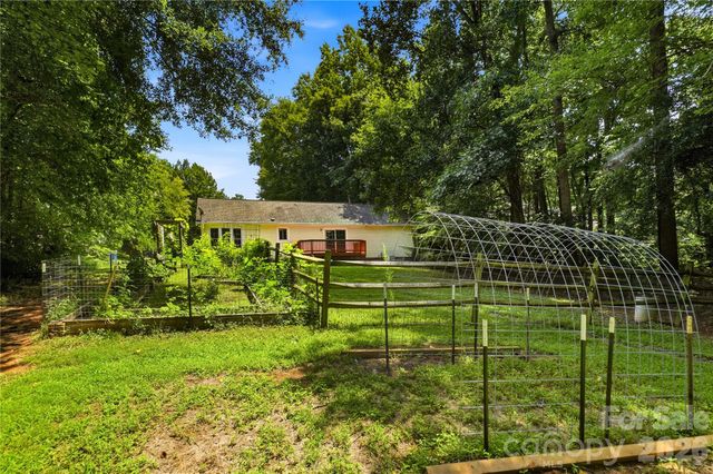 3555 Lake Bluff Drive, Sherrills Ford, NC 28673