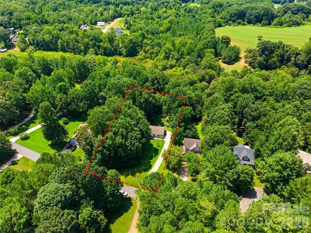 3555 Lake Bluff Drive, Sherrills Ford, NC 28673