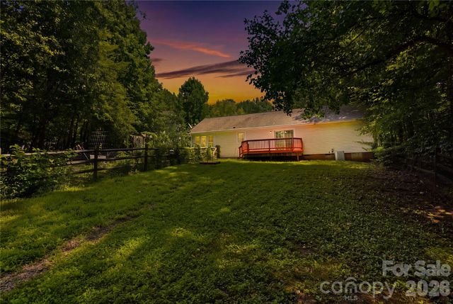 3555 Lake Bluff Drive, Sherrills Ford, NC 28673