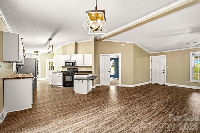 3555 Lake Bluff Drive, Sherrills Ford, NC 28673