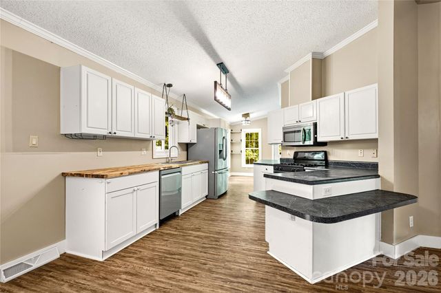 3555 Lake Bluff Drive, Sherrills Ford, NC 28673