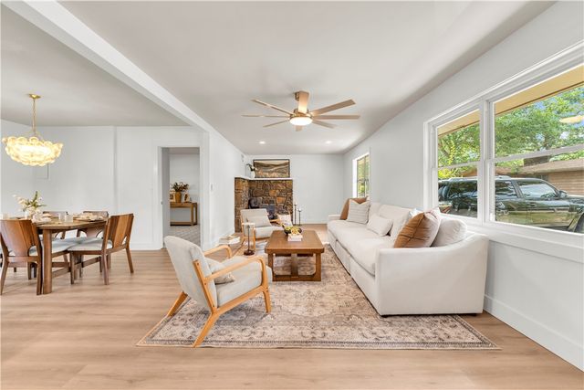 4 Enfield Drive, Bella Vista, AR 72715