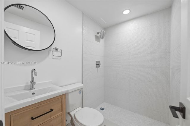 5251 SW 6th St, Miami, FL 33134