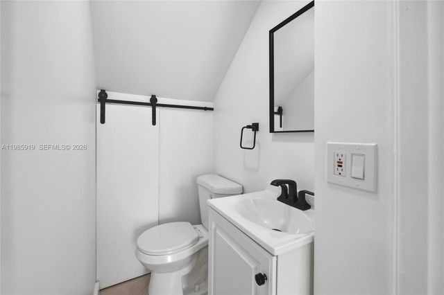 5251 SW 6th St, Miami, FL 33134