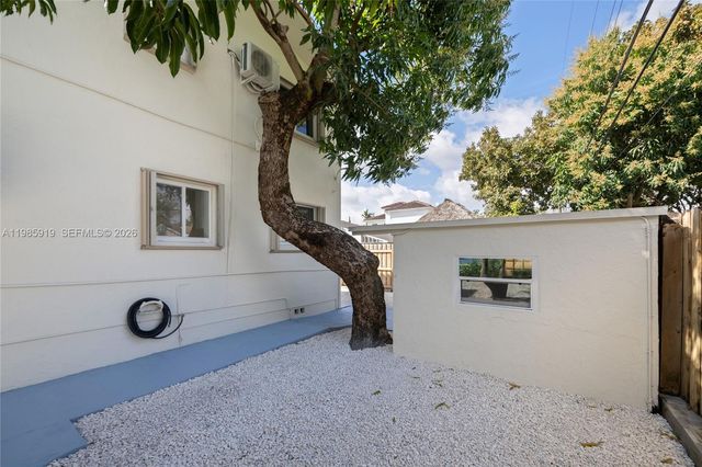 5251 SW 6th St, Miami, FL 33134