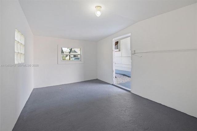 5251 SW 6th St, Miami, FL 33134