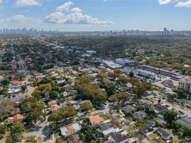 5251 SW 6th St, Miami, FL 33134