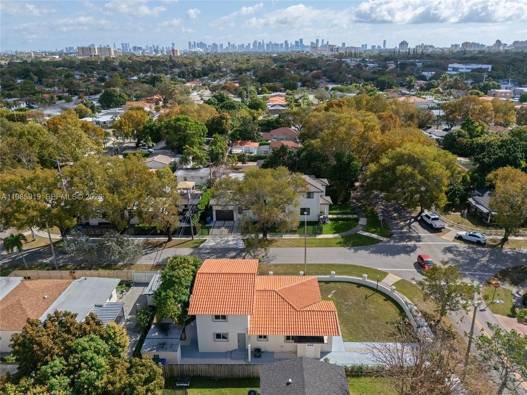 5251 SW 6th St, Miami, FL 33134