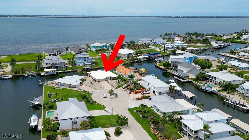 2277 Sapodilla LN, St James City, FL 33956