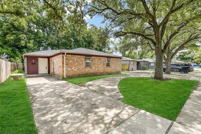 3231 & 3233 Scotch Moss Lane, La Porte, TX 77571