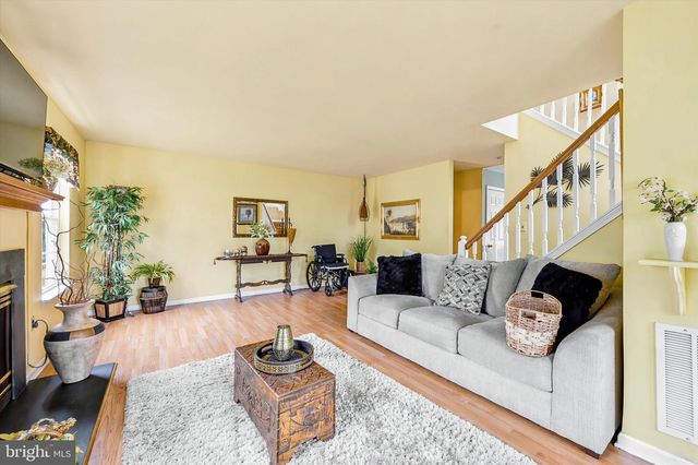614 WOODGATE LN, Aston, PA 19014