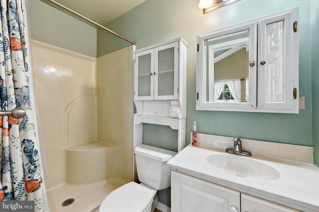 614 WOODGATE LN, Aston, PA 19014