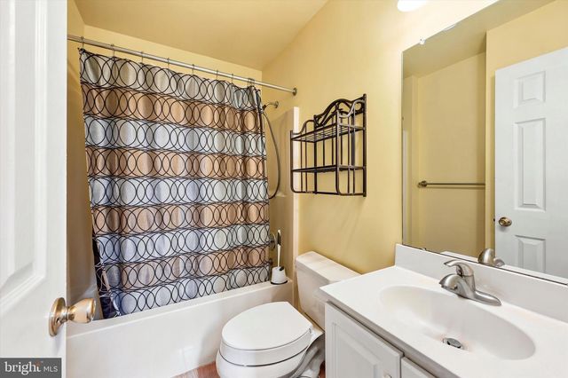 614 WOODGATE LN, Aston, PA 19014