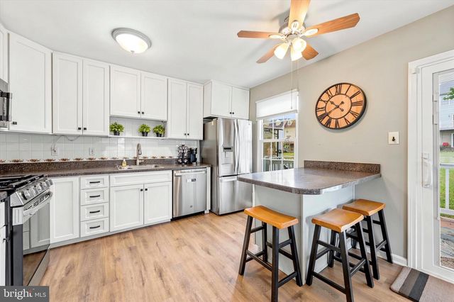 614 WOODGATE LN, Aston, PA 19014