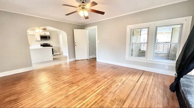 170 S Porter Street 2, Elgin, IL 60120