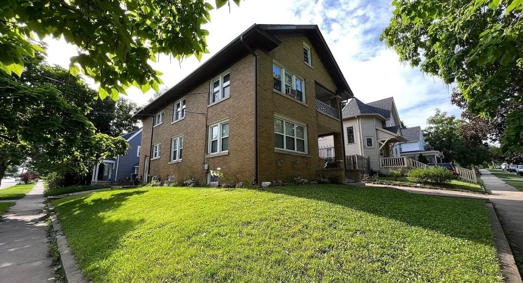 170 S Porter Street 2, Elgin, IL 60120