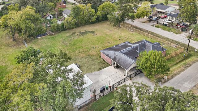 2120 Vance Street, Houston, TX 77093