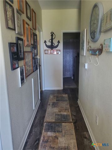 501 S 13th Street, Seadrift, TX 77983