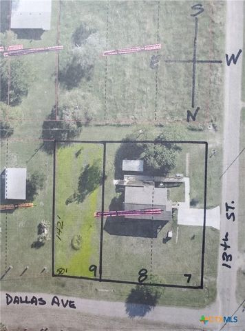 501 S 13th Street, Seadrift, TX 77983