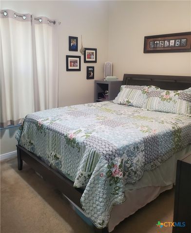 501 S 13th Street, Seadrift, TX 77983