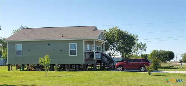 501 S 13th Street, Seadrift, TX 77983