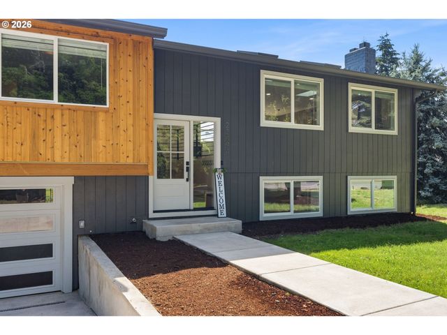 22494 Se RIDGEVIEW Dr, Damascus, OR 97089