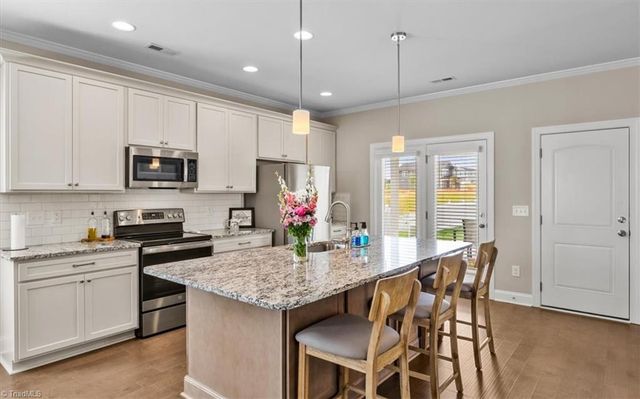 1726 Eastover Drive, Kernersville, NC 27284