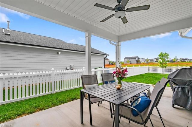 1726 Eastover Drive, Kernersville, NC 27284
