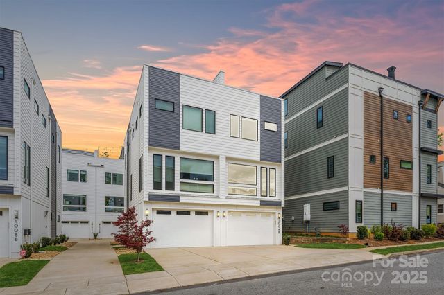 1004. Greenleaf Avenue B, Charlotte, NC 28202