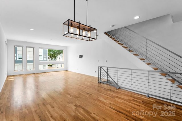 1004. Greenleaf Avenue B, Charlotte, NC 28202