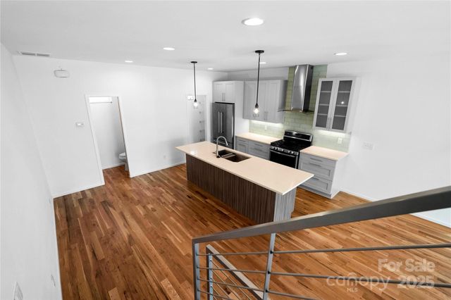 1004. Greenleaf Avenue B, Charlotte, NC 28202