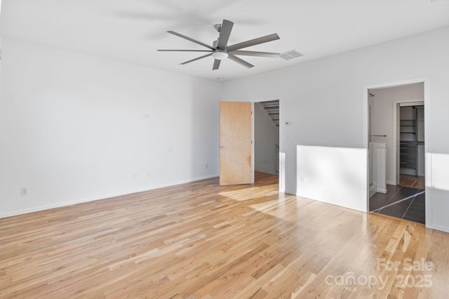 1004. Greenleaf Avenue B, Charlotte, NC 28202