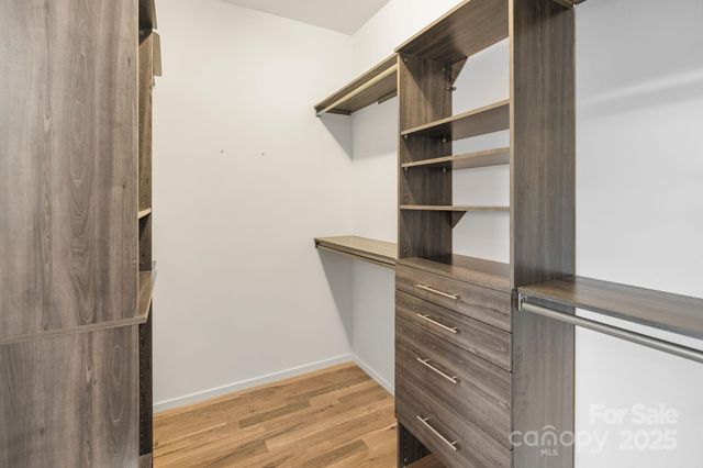 1004. Greenleaf Avenue B, Charlotte, NC 28202