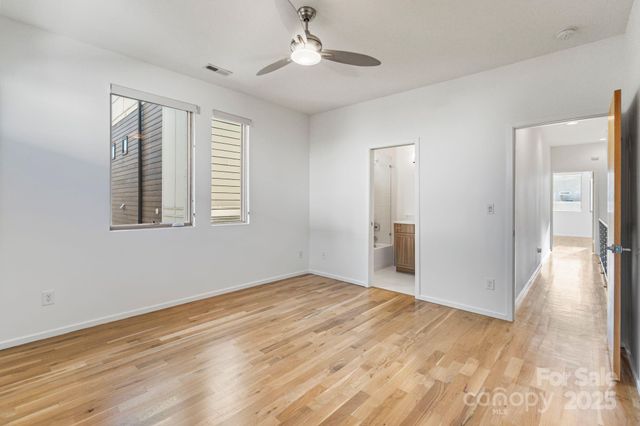 1004. Greenleaf Avenue B, Charlotte, NC 28202