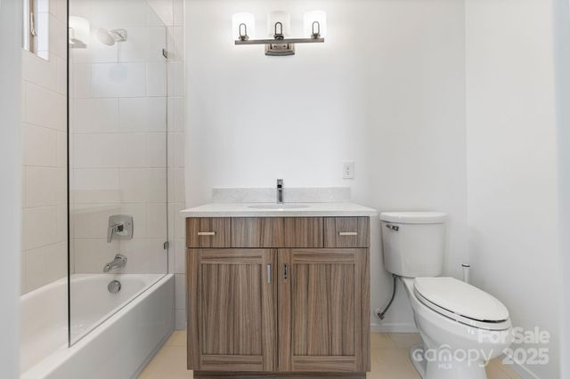 1004. Greenleaf Avenue B, Charlotte, NC 28202