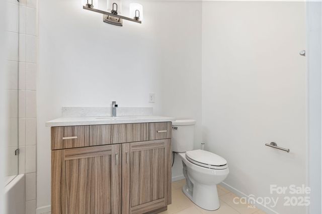 1004. Greenleaf Avenue B, Charlotte, NC 28202