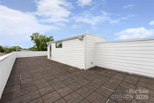 1004. Greenleaf Avenue B, Charlotte, NC 28202