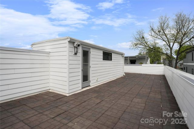 1004. Greenleaf Avenue B, Charlotte, NC 28202