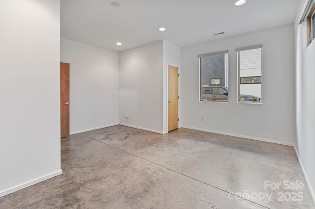 1004. Greenleaf Avenue B, Charlotte, NC 28202