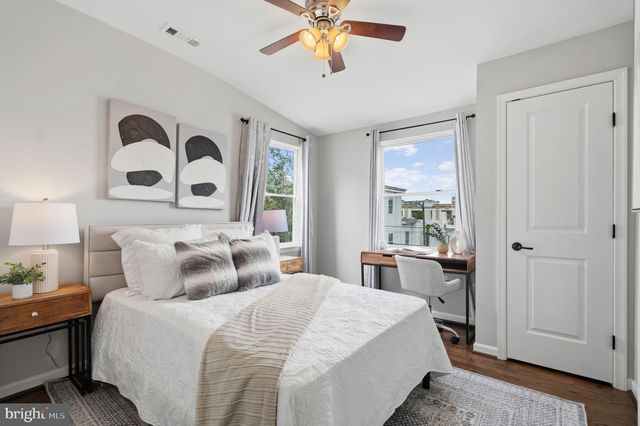 2129 4TH ST NE, Washington, DC 20002
